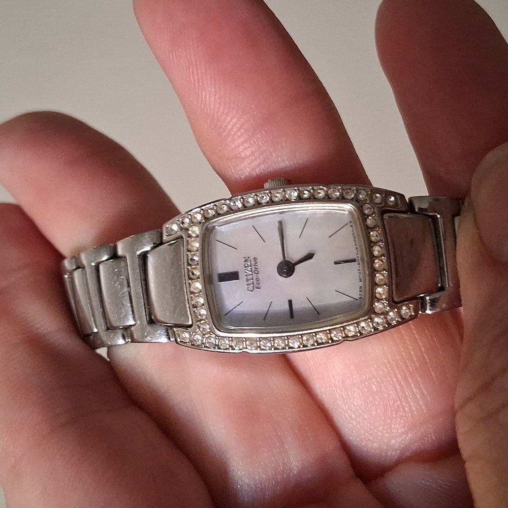 Citizen Eco-Drive Solar Ladies Watch Crystals Pearl Dial Stainless Bracelet